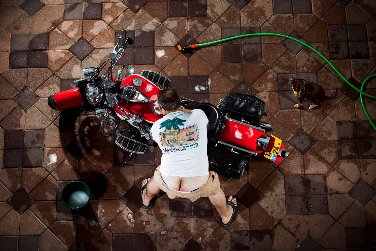 תמונה של הצלם סטאס מנקה אופנוע